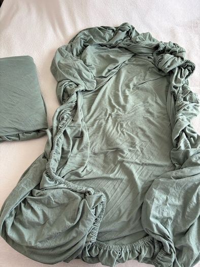 Green King Size Fitted Elasticated Bed Sheets