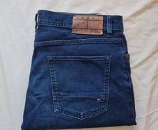 Tommy hilfiger Denton stretch Size 33/32 zip fly in excellent condition
