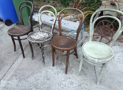 4 Bentwood chairs