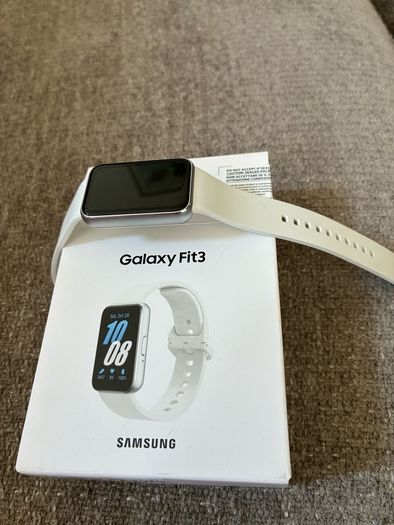 Watch Samsung Galaxy Fit3 Brand New