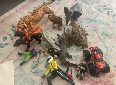 toys