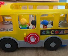 School bus toy