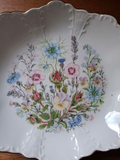Aynsley Wild Tudor dish