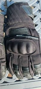 Motorcycle gloves