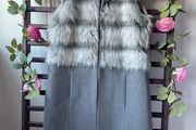 gilet Bnwt size 10 Ella boo grey sleeveless coat with fake fur contrast