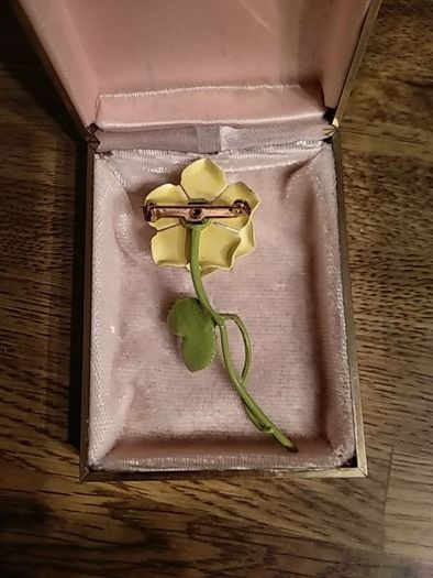 Rembrandt rose brooch