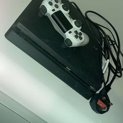 PS4 Slim 500gb with controller