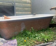 Cast iron bath