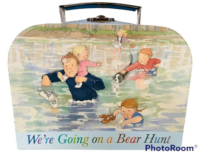 20 Sets Of 3 Suitcases - We're Going On A Bear Hunt!