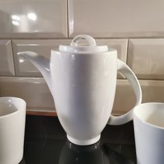 1L tea pot with 4 mugs white