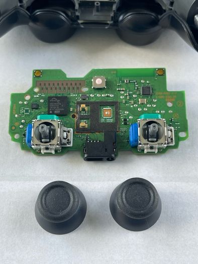 PS4 Controller DualShock 4 V2 Upgraded with TMR HallEffect Joysticks K-Silver J13 PRO+ - Original PlayStation 4