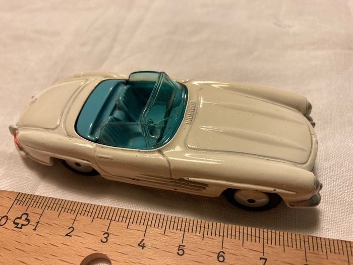 Corgi 303. Mercedes Benz 300SL. 1958/60. Excellent condition.