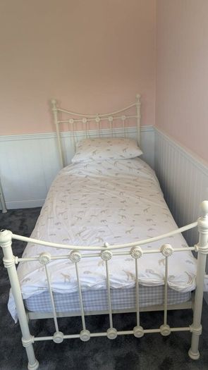 Metal frame single beds