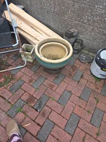 2 self plant pots