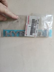 Toyota hybrid badge