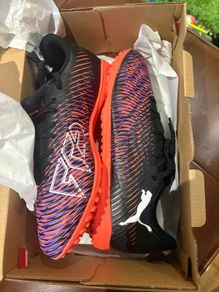 Size 42.5 Puma Future 8 Play TT - Puma Black/Puma White/Glowing Red
