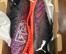 Size 42.5 Puma Future 8 Play TT - Puma Black/Puma White/Glowing Red