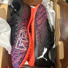 Size 42.5 Puma Future 8 Play TT - Puma Black/Puma White/Glowing Red