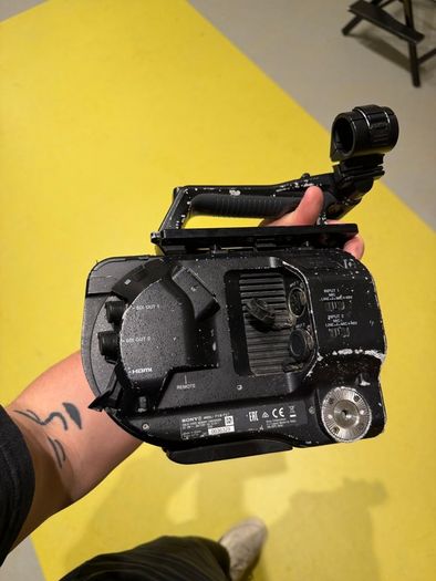 Sony Fs7 Kit - Body + Xlr Handle + Lcd Evf