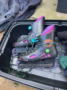 Man's rollerblade / skates
