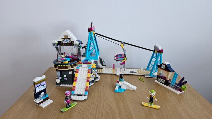 Lego Friends Snow Resort Ski Lift (41324)