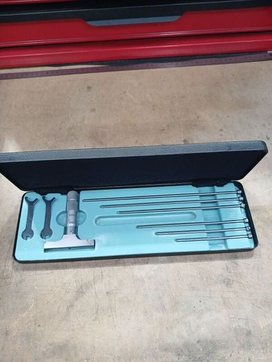 depth micrometer set. Moore and wright. 1" - 6"