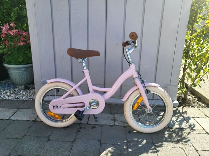 Girls bike