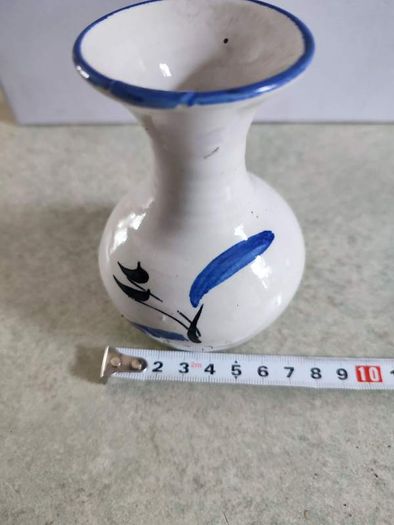 Lovely Studio Pottery Glazed Small Vase.
