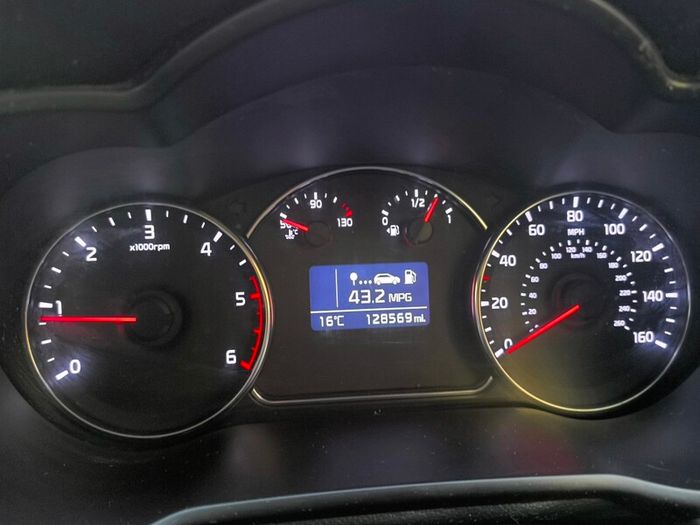 2014 Kia Carens