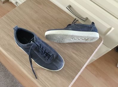 Ladies walking shoes