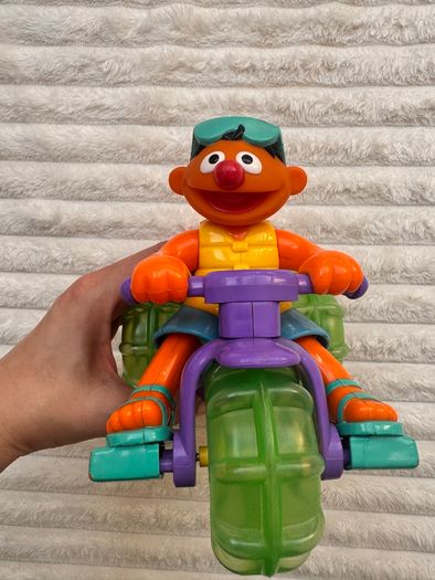 Sesame Street Ernie 2001 Splashin Trike Water Tub Tricycle Duck Part of the rope doesn't pull back completely Used Please see photos