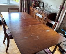Mahogany Extending Dining Table & 5 Matching Chairs