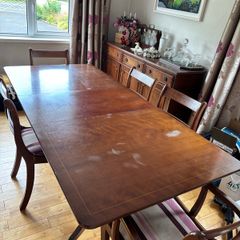 Mahogany Extending Dining Table & 5 Matching Chairs