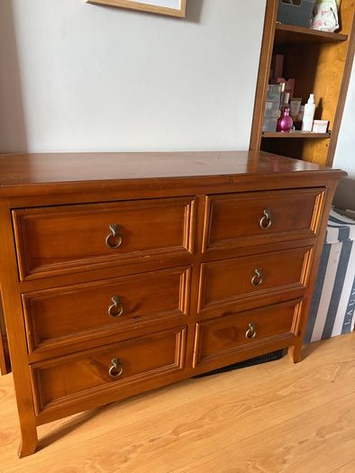 Chest of drawers