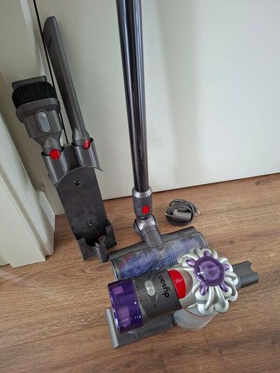 Dyson V8 Advanced