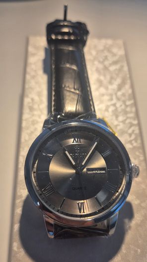 Taxau men's quartz wristwatch - new with box