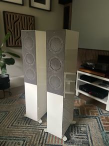 KEF R5 Floor standing speakers - piano white