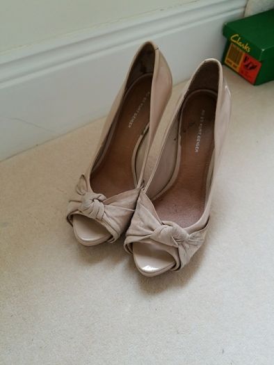 Kurt Geiger cream high heel shoes