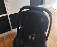 maxi Cosi car seat