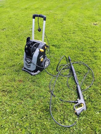 Pressure washer