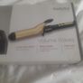 hair styler to create soft waves Image 2