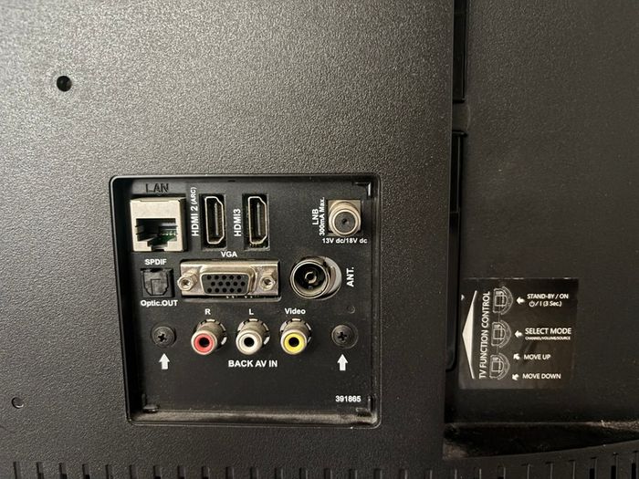 Toshiba 32" Smart TV (32W3863DB) + Remote