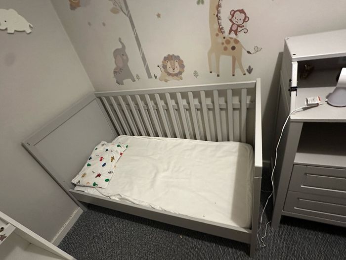 baby cot