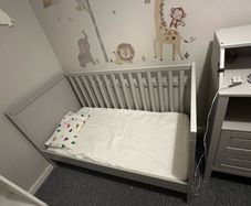 baby cot