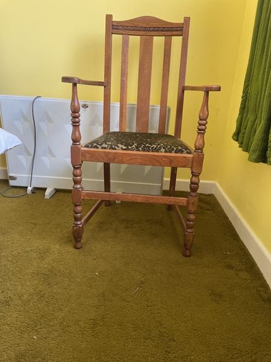 Chair Carver style
