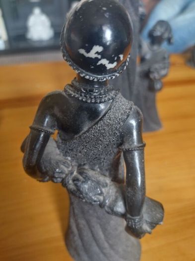 African resin statues