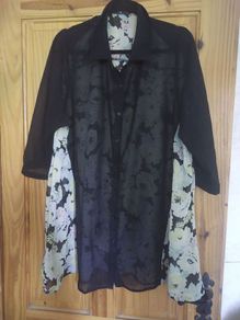 Evans floral blouse size 22 (free postage)