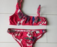 Girls swimsuit