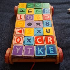 Trailer of 28 building blocks
