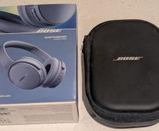 As new - Bose quietcomfort with hard case